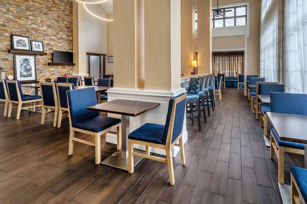 Hampton Inn & Suites Nashville-Vanderbilt-Elliston Place Restaurant photo